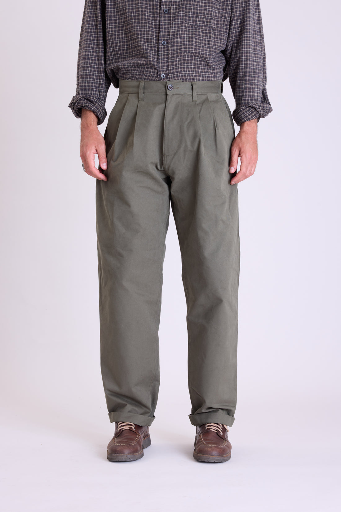 Men’s Relaxed Fit Pleated Trouser - Olive