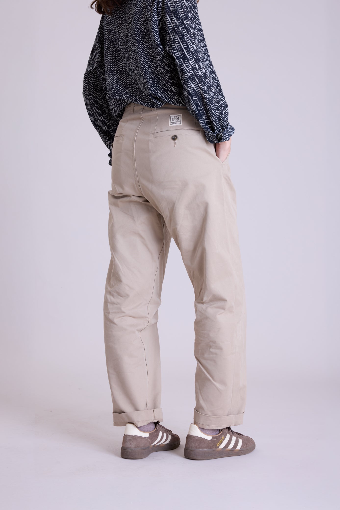 Women’s Relaxed Fit Pleated Trouser - Stone